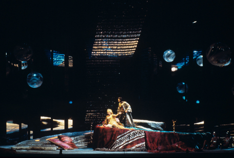 Beverly Sills (Thaïs), Claes H. Ahnsjö (Nicias), Thaïs, Jules Massenet. San Francisco Opera, 1976-77. Photographer: Ron Scherl/San Francisco Opera.