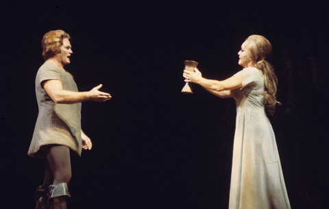 Jon Vickers (Siegmund), Leonie Rysanek (Sieglinde), Die Walküre, Richard Wagner. San Francisco Opera, 1976-77. Photographer: Ron Scherl/San Francisco Opera.