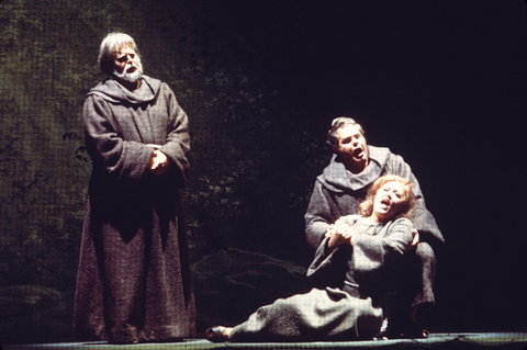 Paul Plishka (Padre Guardiano), Barry Morell (Don Alvaro), Anna Tomowa-Sintow (Leonora), La Forza del Destino, Giuseppe Verdi. San Francisco Opera, 1976-77. Photographer: Greg Peterson/San Francisco Opera.