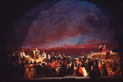 Susanne Marsee (Preziosilla), Ensemble, La Forza del Destino, Giuseppe Verdi. San Francisco Opera, 1976-77. Photographer: Greg Peterson/San Francisco Opera.