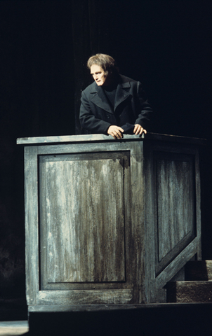 Jon Vickers (Peter Grimes), Peter Grimes, Benjamin Britten. San Francisco Opera, 1976-77. Photographer: Greg Peterson/San Francisco Opera.