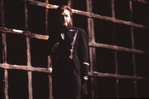 Siegmund Nimsgern (Pizzaro), Fidelio, Ludwig van Beethoven. San Francisco Opera, 1978. Photographer: Ron Scherl/San Francisco Opera.