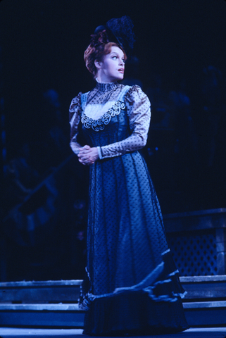 Nancy Shade (Susan Ward), Angle of Repose, Andrew Imbrie. San Francisco Opera, 1976-77. Photographer: Greg Peterson/San Francisco Opera.