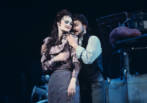 Noelle Rogers (Nedda), Brent Ellis (Silvio), Pagliacci, Ruggero Leoncavallo. San Francisco Opera, 1976-77. Photographer: Greg Peterson/San Francisco Opera.