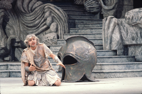 Eric Tappey (Idomeneo), Idomeneo, Wolfgang Amadeus Mozart. San Francisco Opera, 1977. Photographer: Ron Scherl/San Francisco Opera.