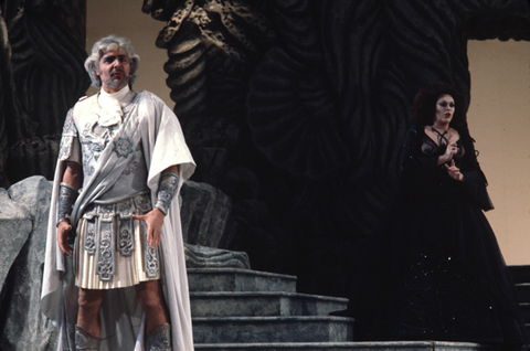 Eric Tappy (Idomeneo), Carol Neblett (Electra), Idomeneo, Wolfgang Amadeus Mozart. San Francisco Opera, 1977. Photographer: Ron Scherl/San Francisco Opera.