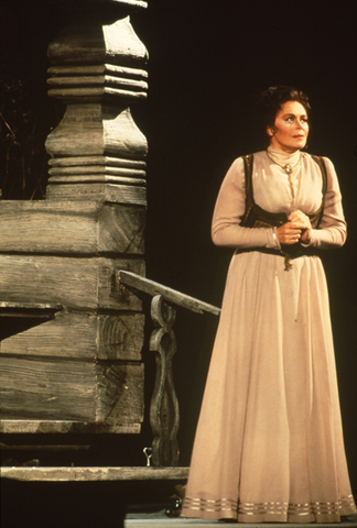 Elisabeth Söderström (Katya Kabanová), Kát'a Kabanová, Leoš Janáček. San Francisco Opera, 1977. Photographer: Ron Scherl/San Francisco Opera.