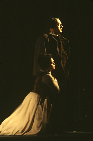 William Cochran (Tichon Kavanov), Elisabeth Söderström (Katya Kabanová), Kát'a Kabanová, Leoš Janáček. San Francisco Opera, 1977. Photographer: Ron Scherl/San Francisco Opera.