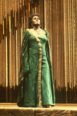 Maria Parazzini (Aida), Aida, Giuseppe Verdi. San Francisco Opera, 1977. Photographer: Ron Scherl/San Francisco Opera.