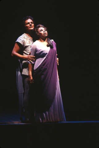 Allen Cathcart (Tenor/Bacchus), Leontyne Price (Prima Donna/Ariadne), Ariadne auf Naxos, Richard Strauss. San Francisco Opera, 1977. Photographer: Ron Scherl/San Francisco Opera.