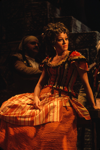 Ariel Bybee (Carmen), Carmen, Georges Bizet. San Francisco Opera/SPOT, 1973. Photographer: Carolyn Mason Jones/San Francisco Opera.