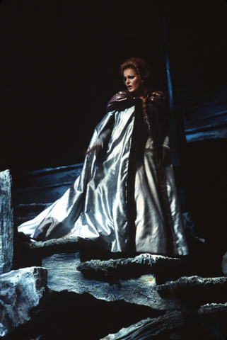 Katia Ricciarelli (Amelia), Un Ballo in Maschera, Giuseppe Verdi. San Francisco Opera, 1977. Photographer: Ron Scherl/San Francisco Opera.