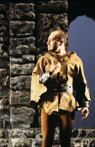 Guillermo Sarabia (Iago), Otello, Giuseppe Verdi. San Francisco Opera, 1978. Photographer: Ron Scherl/San Francisco Opera.