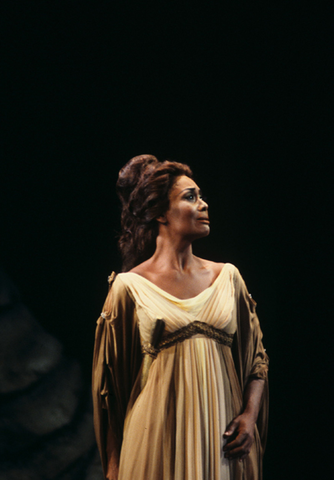 Shirley Verrett (Norma), Norma, Vincenzo Bellini. San Francisco Opera, 1978. Photographer: Ron Scherl/San Francisco Opera.