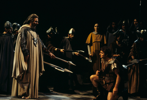 Clifford Grant (Oroveso), Nunzio Todisco (Pollione), Chorus, Norma, Vincenzo Bellini. San Francisco Opera, 1978. Photographer: Ron Scherl/San Francisco Opera.