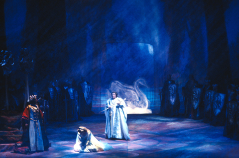 Gwynne Howell (King Heinrich), Anne Evans (Elsa), Guy Chauvet (Lohengrin), Ensemble, Lohengrin, Richard Wagner. San Francisco Opera, 1978. Photographer: Ron Scherl/San Francisco Opera.