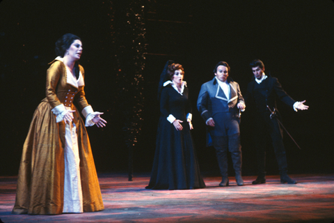 Ellen Shade (Donna Elvira), Olivia Stapp (Donna Anna), David Rendall (Don Ottavio), Justino Diaz (Don Giovanni), Don Giovanni, Wolfgang Amadeus Mozart. San Francisco Opera, 1978. Photographer: Ron Scherl/San Francisco Opera.