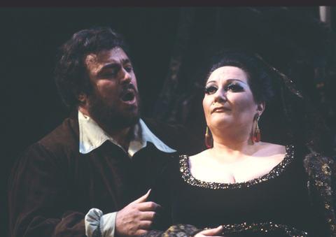 Luciano Pavarotti (Cavaradossi), Montserrat Caballé (Tosca), Tosca, Giacomo Puccini. San Francisco Opera, 1978. Photographer: Ron Scherl/San Francisco Opera.