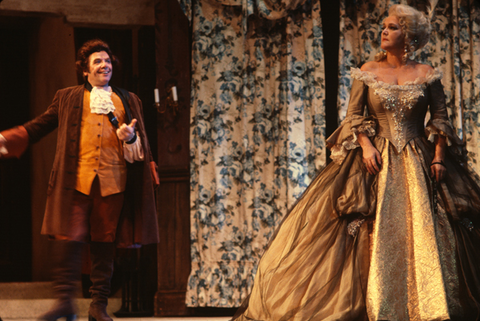 Walter Berry (Baron Ochs), Leonie Rysanek (Marschallin), Der Rosenkavalier, Richard Strauss. San Francisco Opera, 1978. Photographer: Ron Scherl/San Francisco Opera.