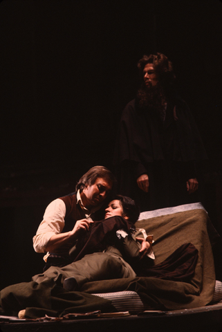 Giacomo Aragall (Rodolfo), Ileana Contrubas (Mimì), Samuel Ramey (Colline), La Bohème, Giacomo Puccini. San Francisco Opera, 1978. Photographer: Ron Scherl/San Francisco Opera.