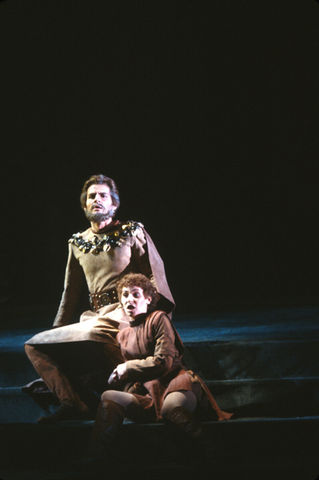 Michael Devlin (Golaud), Marena Lane (Yniold), Pelléas et Mélisande, Claude Debussy. San Francisco Opera, 1979. Photographer: Ron Scherl/San Francisco Opera.