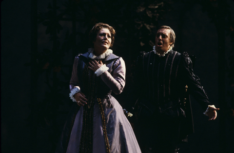 Anna Tomowa-Sintow (Elisabeth), Giacomo Aragall (Don Carlo), Don Carlo, Giuseppe Verdi. San Francisco Opera, 1979. Photographer: Ron Scherl/San Francisco Opera.