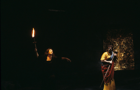 Danica Mastilovic (Elektra), William Neill (Aegisth), Elektra, Richard Strauss. San Francisco Opera, 1979. Photographer: Ron Scherl/San Francisco Opera.