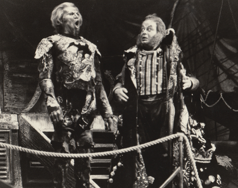 Simon Estes (Dutchman), Marius Rintzler (Daland), Der Fliegende Holländer, Richard Wagner. San Francisco Opera, 1979. Photographer: Tony Plewik/San Francisco Opera.