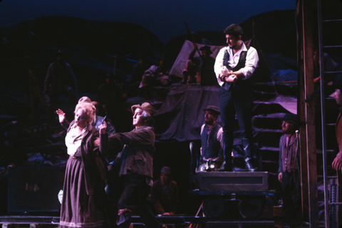 Carol Neblett (Minnie), Plácido Domingo (Dick Johnson), La Fanciulla del West, Giacomo Puccini. San Francisco Opera, 1979. Photographer: Ron Scherl/San Francisco Opera.