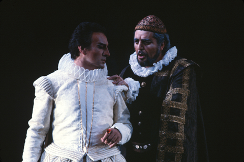 Carlo Bini (Robert), Juan Pons (Nottingham), Roberto Devereux, Gaetano Donizetti. San Francisco Opera, 1979. Photographer: Ron Scherl/San Francisco Opera.