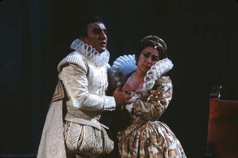 Carlo Bini (Robert), Stefania Toczyska (Sara), Roberto Devereux, Gaetano Donizetti. San Francisco Opera, 1979. Photographer: Ron Scherl/San Francisco Opera.