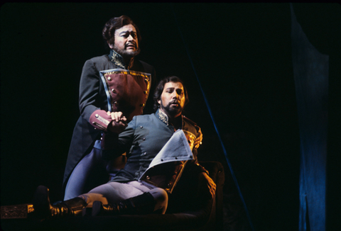 Guillermo Sarabia (Don Carlo), Veriano Luchetti (Don Alvaro), La Forza del Destino, Giuseppe Verdi. San Francisco Opera, 1979. Photographer: Ron Scherl/San Francisco Opera.