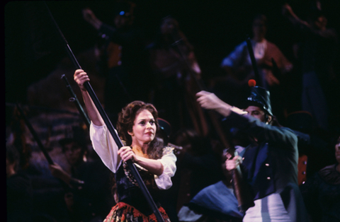 Judith Forst (Preziosilla), Ensemble, La Forza del Destino, Giuseppe Verdi. San Francisco Opera, 1979. Photographer: Ron Scherl/San Francisco Opera.