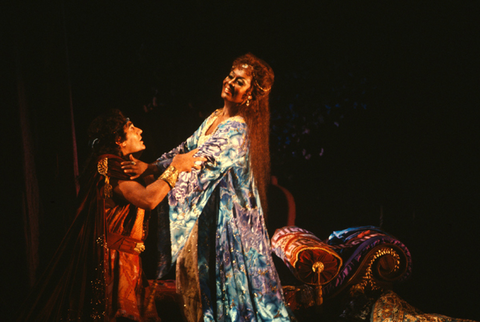 Plácido Domingo (Samson), Shirley Verrett (Dalila), Samson et Dalila, Camille Saint-Saëns. San Francisco Opera, 1980-81. Photographer: Ron Scherl/San Francisco Opera.