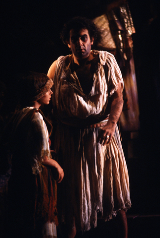 Greg Moawad (Boy), Plácido Domingo (Samson), Samson et Dalila, Camille Saint-Saëns. San Francisco Opera, 1980-81. Photographer: Ron Scherl/San Francisco Opera.