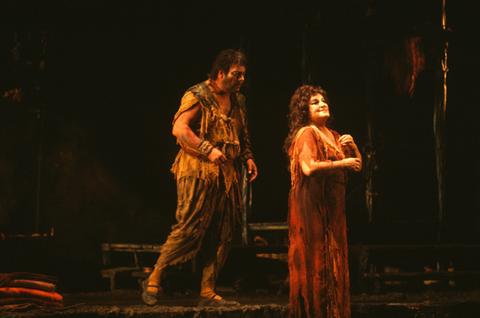 Gerd Feldhoff (Barak), Birgit Nilsson (Barak's Wife), Die Frau ohne Schatten, Richard Strauss. San Francisco Opera, 1980-81. Photographer: Ron Scherl/San Francisco Opera.