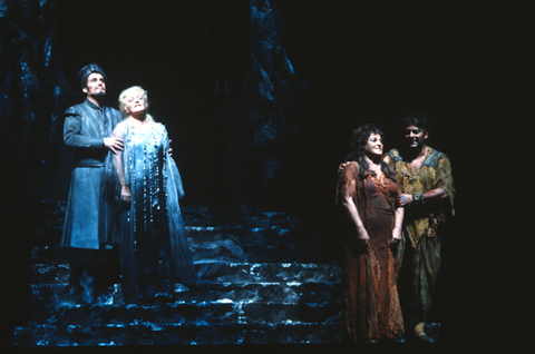 James King (Emperor), Leonie Rysanek (Empress), Birgit Nilsson (Barak's Wife), Gerd Feldhoff (Barak), Die Frau ohne Schatten, Richard Strauss. San Francisco Opera, 1980-81. Photographer: Ron Scherl/San Francisco Opera.