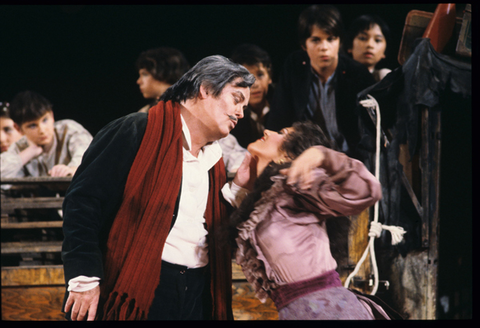 James King (Canio), Emily Rawlins (Nedda), Pagliacci, Ruggero Leoncavallo. San Francisco Opera, 1980-81. Photographer: Ron Scherl/San Francisco Opera.