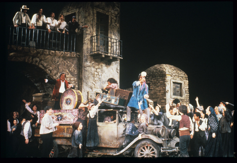 Ensemble, Pagliacci, Ruggero Leoncavallo. San Francisco Opera, 1980-81. Photographer: Ron Scherl/San Francisco Opera.