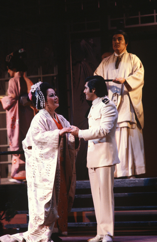 Yasuko Hayashi (Cio-Cio-San), Luis Lima (Pinkerton), Madama Butterfly, Giacomo Puccini. San Francisco Opera, 1980-81. Photographer: Ron Scherl/San Francisco Opera.