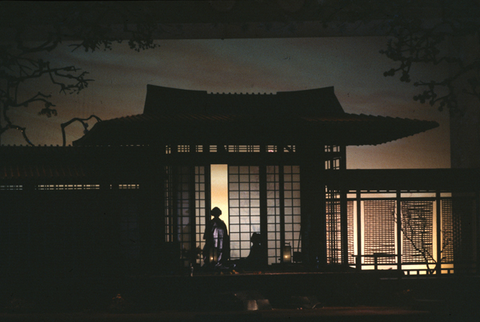 Yasuko Hayashi (Cio-Cio-San), Judith Forst (Suzuki), Madama Butterfly, Giacomo Puccini. San Francisco Opera, 1980-81. Photographer: Ron Scherl/San Francisco Opera.