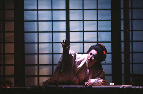 Yasuko Hayashi (Cio-Cio-San), Madama Butterfly, Giacomo Puccini. San Francisco Opera, 1980-81. Photographer: Ron Scherl/San Francisco Opera.