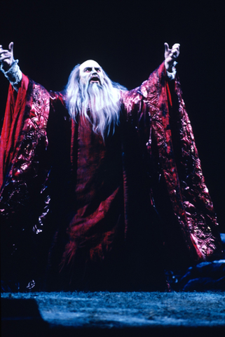 Thomas Stewart (Lear), Lear, Aribert Reimann. San Francisco Opera, 1980-81. Photographer: Ron Scherl/San Francisco Opera.