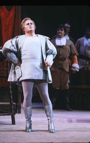 William Johns (Walther von Stolzing), Ensemble, Die Meistersinger von Nürnberg, Richard Wagner. San Francisco Opera, 1980-81. Photographer: Ron Scherl/San Francisco Opera.