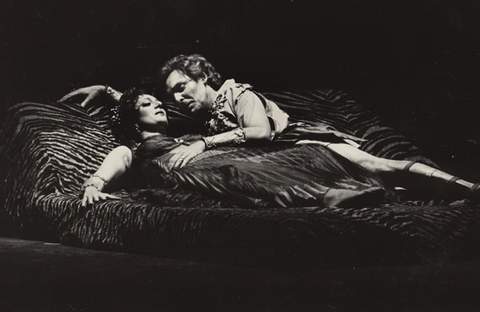 Tatiana Troyanos (Poppea), Eric Tappy (Nerone), L'Incoronazione di Poppea, Claudio Monteverdi. San Francisco Opera, 1980-81. Photographer: Ira Nowinski/San Francisco Opera.