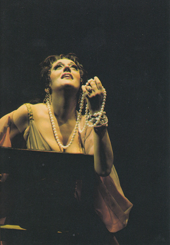 Tatiana Troyanos (Poppea), L'Incoronazione di Poppea, Claudio Monteverdi. San Francisco Opera, 1980-81. Photographer: Ron Scherl/San Francisco Opera.