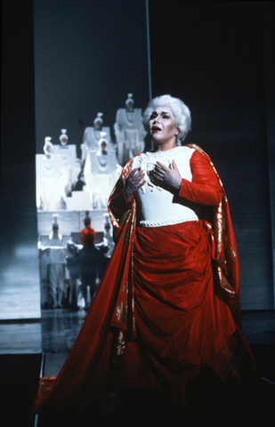 Marilyn Horne (Arsace), Semiramide, Gioachino Rossini. San Francisco Opera, 1981-82. Photographer: Ron Scherl/San Francisco Opera.