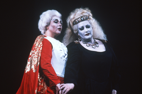 Marilyn Horne (Arsace), Montserrat Caballé (Semiramide), Semiramide, Gioachino Rossini. San Francisco Opera, 1981-82. Photographer: Ron Scherl/San Francisco Opera.