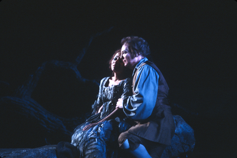 Reri Grist (Manon), Stuart Burrows (Des Grieux), Manon, Jules Massenet. San Francisco Opera, 1981-82. Photographer: Ron Scherl/San Francisco Opera.