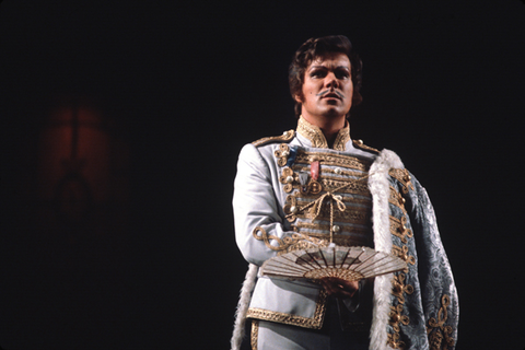 Håkan Hagegård (Danilo Danilovitch), The Merry Widow, Franz Lehár. San Francisco Opera, 1981-82. Photographer: Ron Scherl/San Francisco Opera.